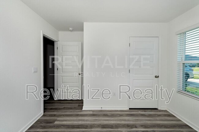 Building Photo - 428 Preston Wy