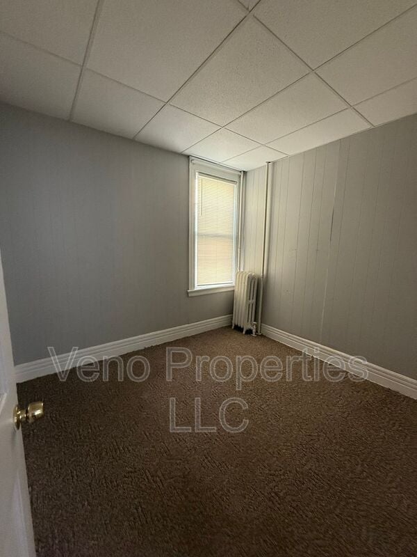 Building Photo - 65 N Pine Ave