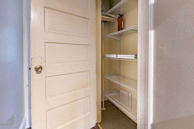 Building Photo - 337 14th St NE