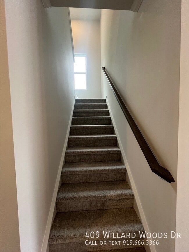 Building Photo - 409 Willard Wds Dr