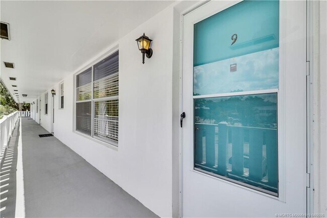 Building Photo - 2929 SE Ocean Blvd