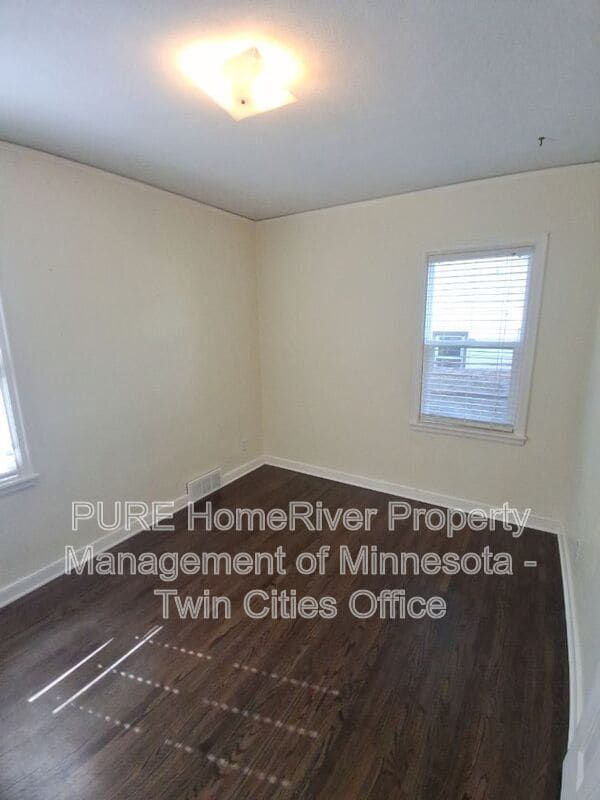 Building Photo - 2632 Toledo Ave S