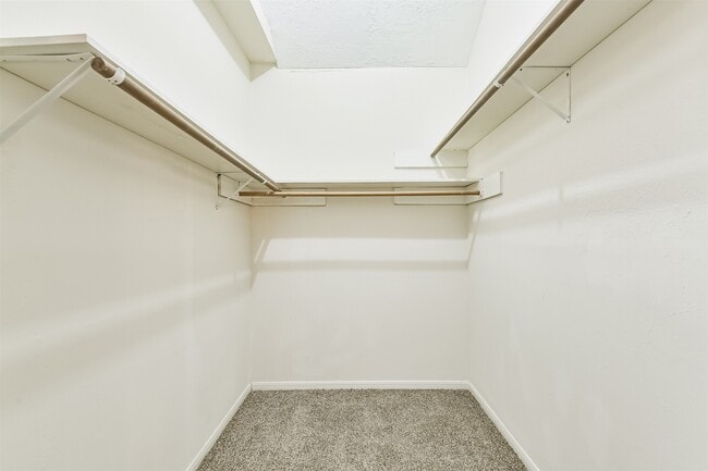 Building Photo - 13626 Cedar Point Dr