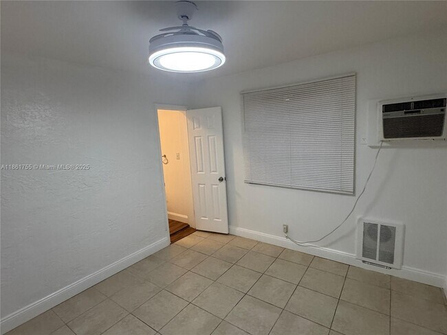Building Photo - 7205 NW 76th Pl
