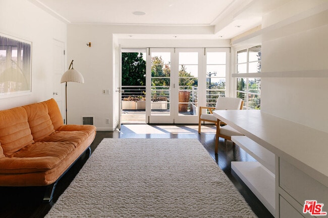 Building Photo - 4217 Cromwell Ave