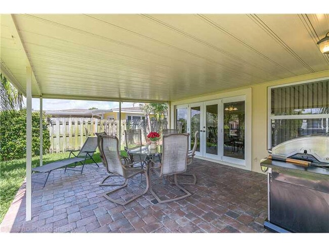 Building Photo - 160 SE 12th St