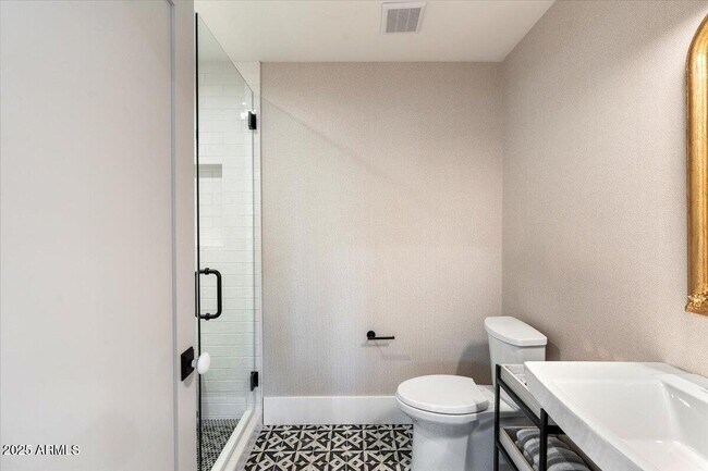 Building Photo - 8014 E Del Tesoro Dr