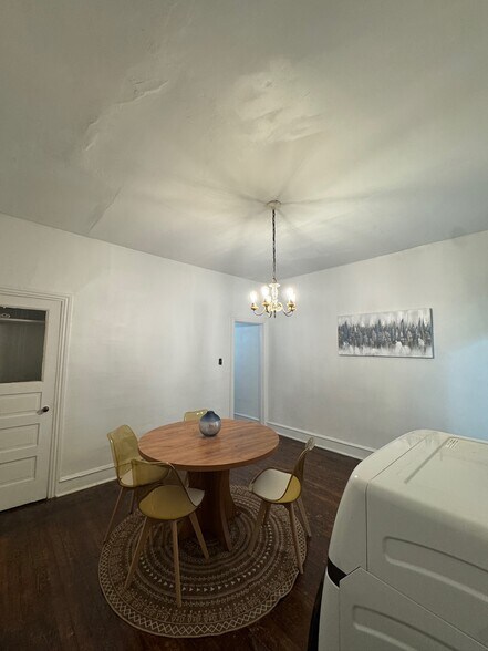 Building Photo - 5409 Walnut St