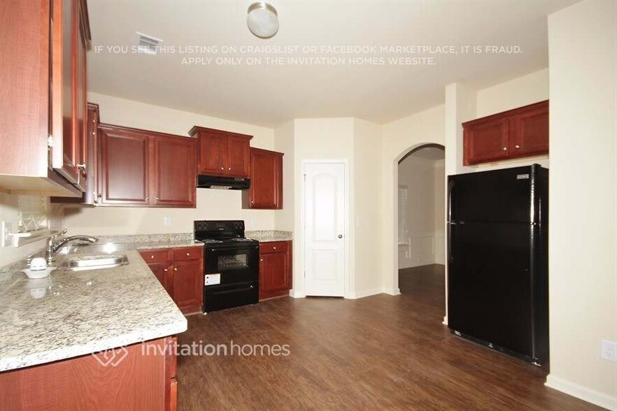 Building Photo - 3600 Brookhollow Dr