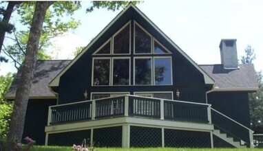 Building Photo - 559 Chalet Village Dr