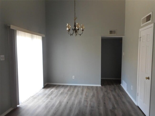 Building Photo - 20407 Blue Juniper Dr