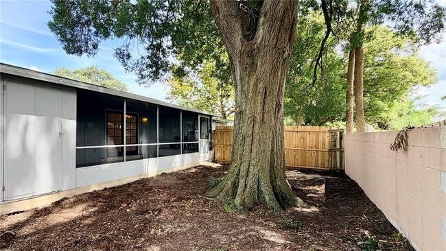 Building Photo - 302 Soldier Sq