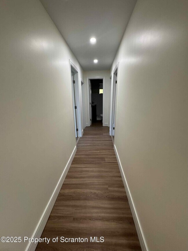 Building Photo - 1721 N Sumner Ave