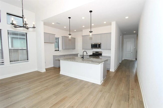 Building Photo - 1443 Park Path Dr