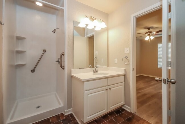 Building Photo - 16746 Warbler Dr