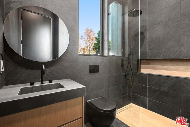 Building Photo - 4803 Lemona Ave