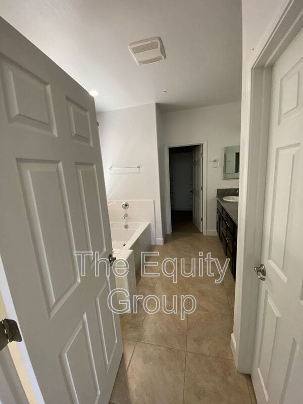 Building Photo - 1415 West Tyler Ct