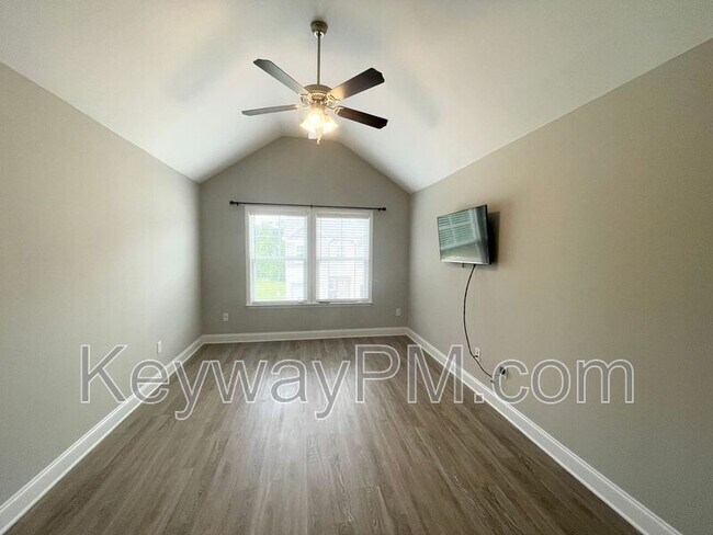 Building Photo - 301 Sumac Trail