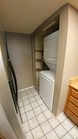 Building Photo - 9459 Fairgrove Ln