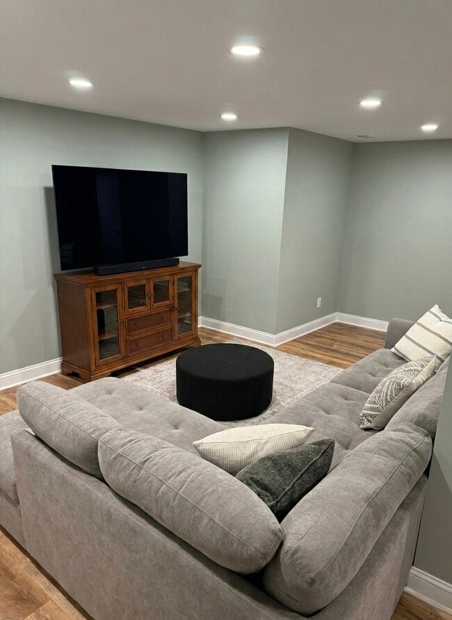 Building Photo - 46 Freymuth Rd