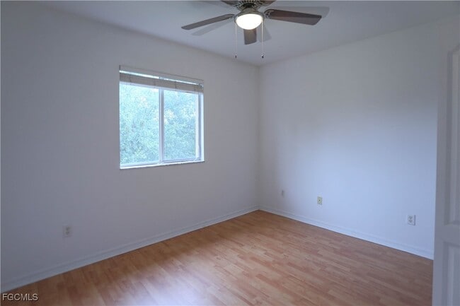 Building Photo - 10221 Olivewood Way