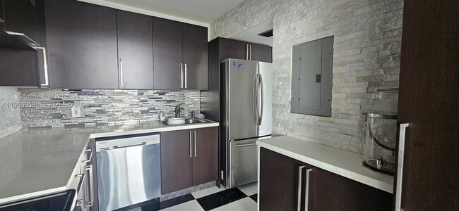 Building Photo - 2025 NE 164th St