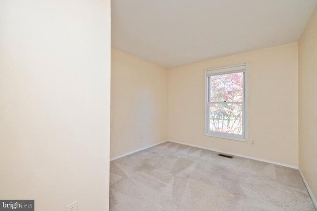 Building Photo - 39 Triple Crown Ct