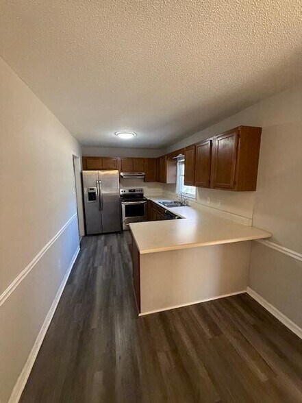 Building Photo - 9140 Hillsville Rd