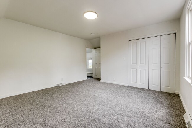 Building Photo - 925 Manton Wy