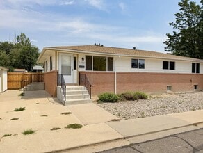 Building Photo - 2200 15th Ave