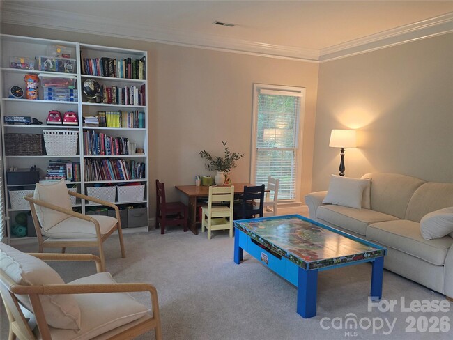 Building Photo - 8800 Ferngrove Ct