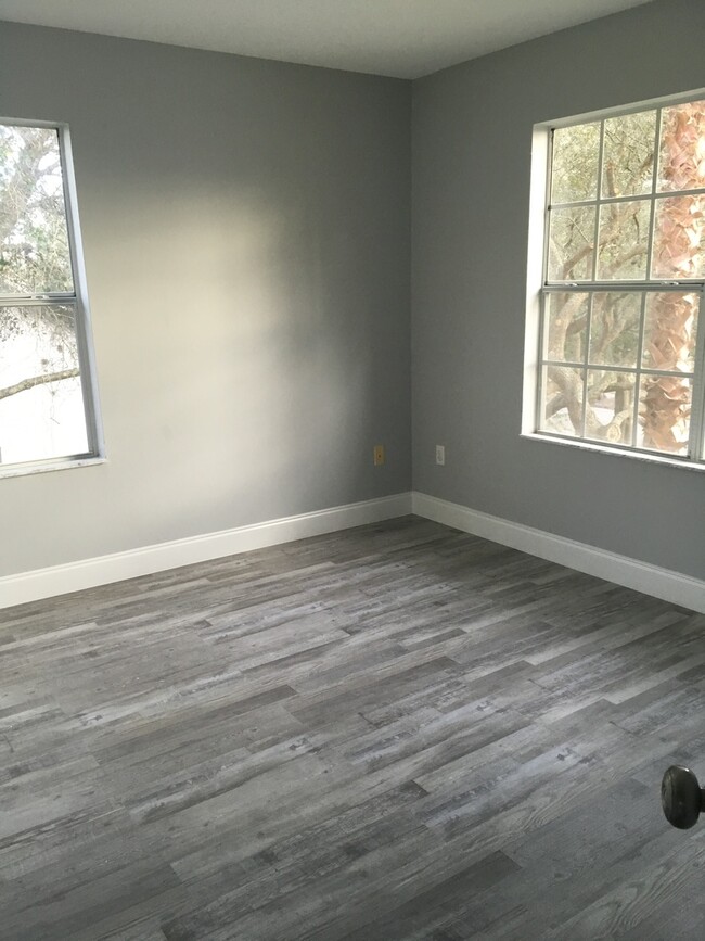 Building Photo - Updated Spacious Home in Oviedo