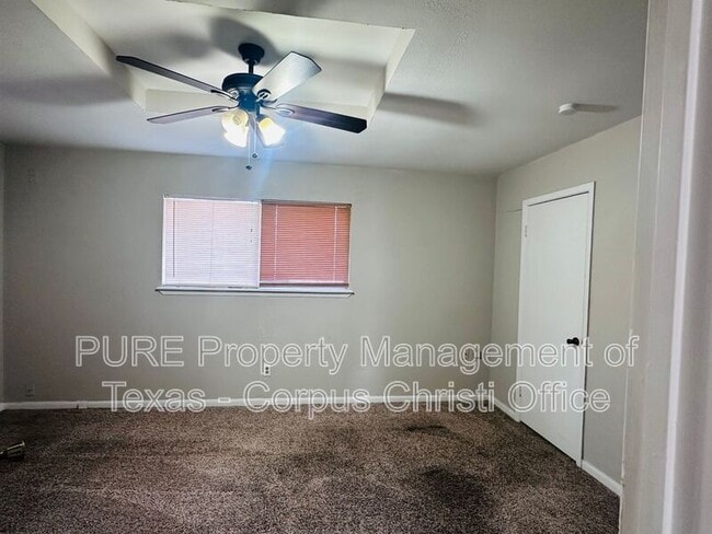 Building Photo - 11942 Mesa Dr