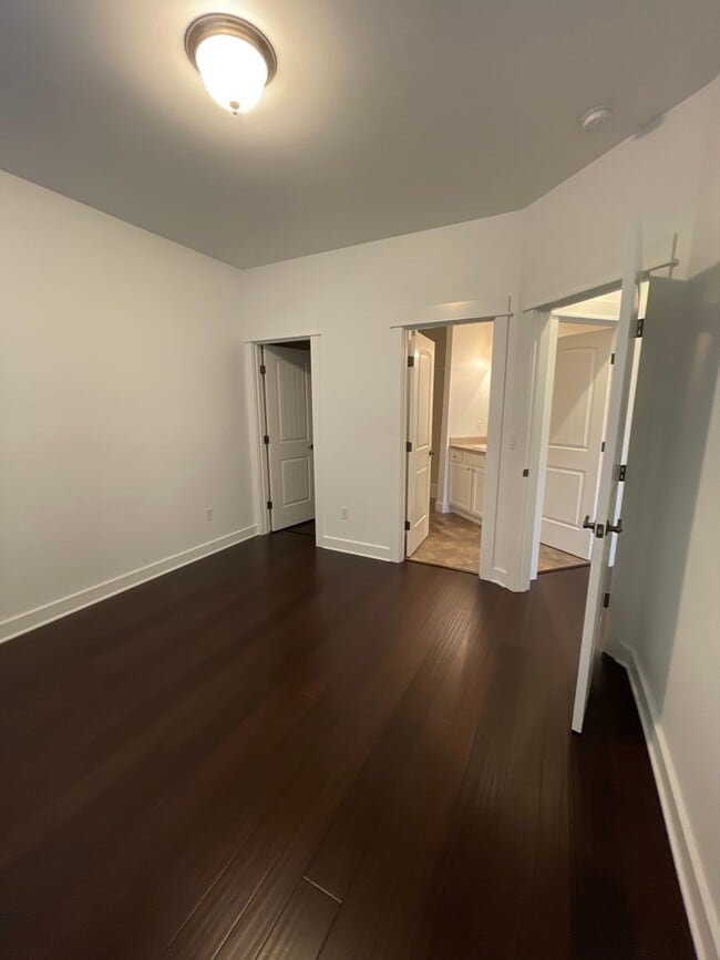 Building Photo - 1039 NE Watt Way