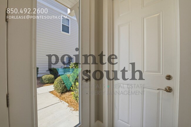 Building Photo - 26 E Pine Lands Lp