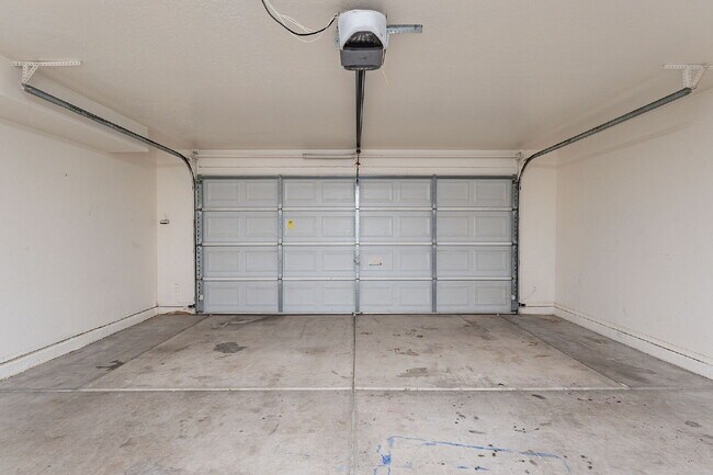 Building Photo - Newly Remodeled 3 bedroom in Goodyear!