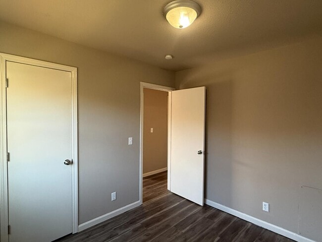 Building Photo - 2416 Haskell St