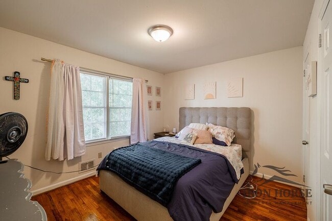 Building Photo - 2021 S Lumpkin St