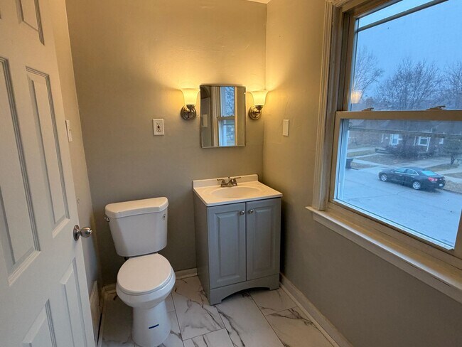 Building Photo - Updated Detroit home now available!