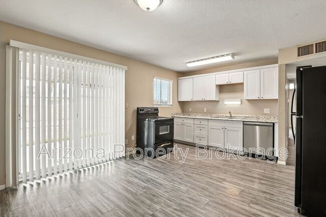 Building Photo - 111 N Flint Cir
