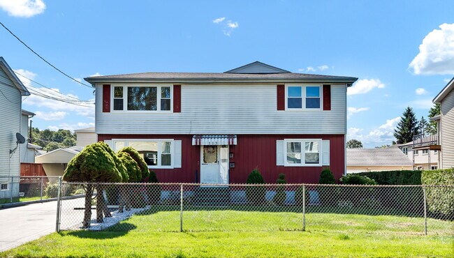 Primary Photo - 113 Joy Ln