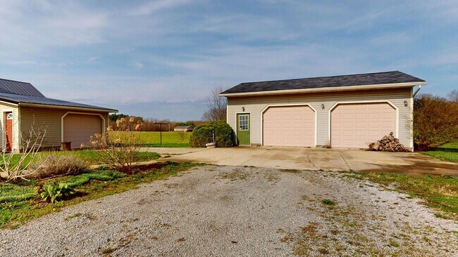 Building Photo - ALL UTILITES PAID COUNTY HOME IN PLYMOUTH-SHILOH SCHOOLS