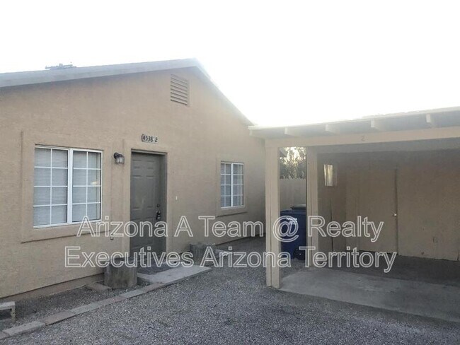 Building Photo - 4538 E Lester St