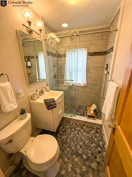 Building Photo - 42 Copeland St