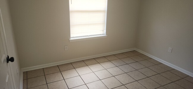 Building Photo - 205 Harbor Dr