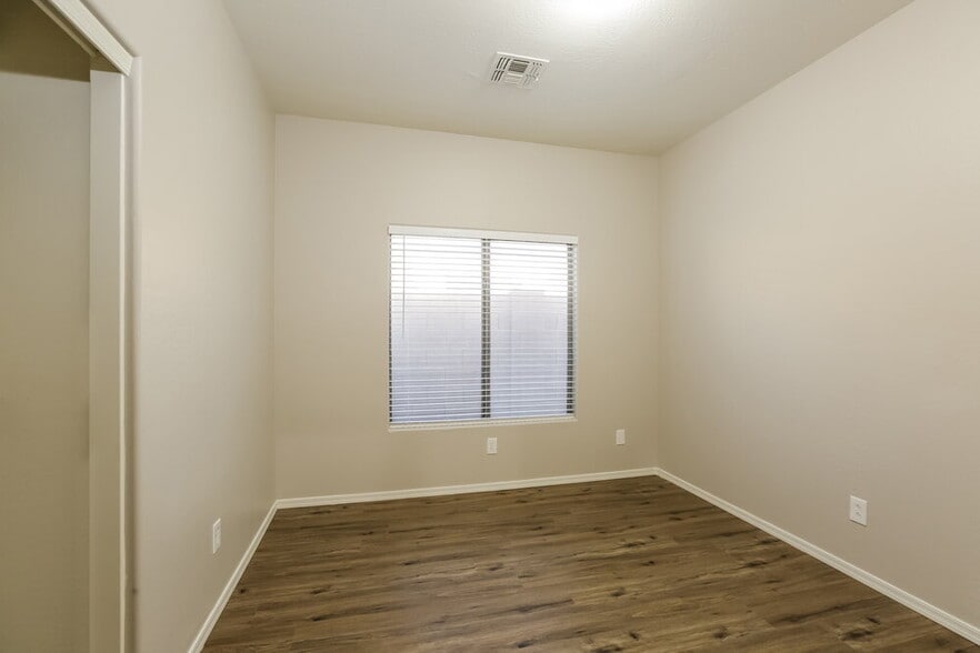 Building Photo - 7110 W Superior Ave