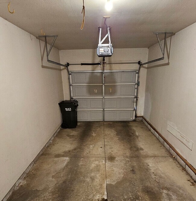 Building Photo - Two Bedroom Condo