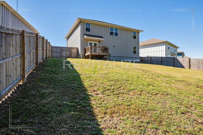 Building Photo - Beautiful 2-Story 5 BD 3 BA House in Spani...