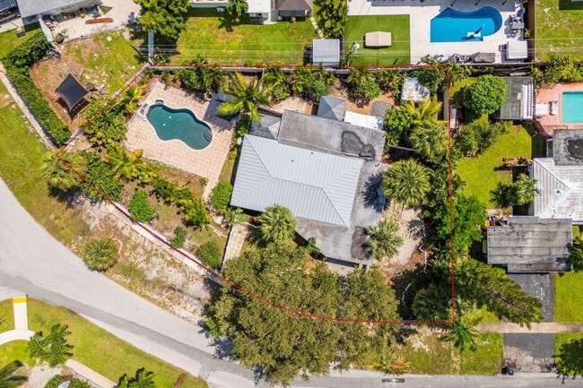 Building Photo - 2298 NE 4th Ave