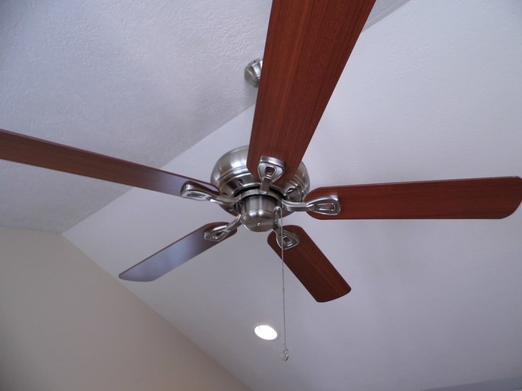 Ceiling fan with nice finishes - 2312-A Belle Ave NE